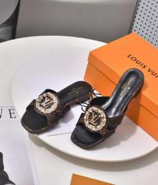Picture of Louis Vuitton Slippers _SKULVsz35-42mnf0501568